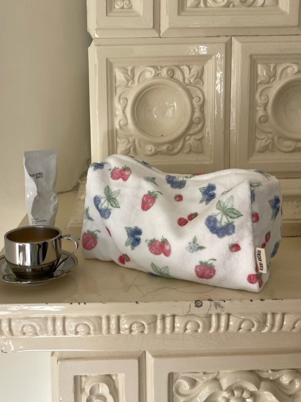 Djerf Avenue Terry Beauty Bag – Summer Berries
